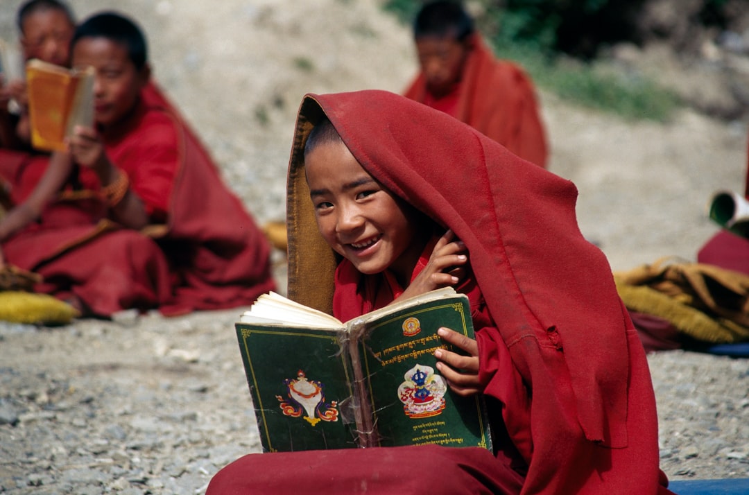 Photo Child reading